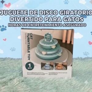 torre de tres pisos con pelotas para gatos